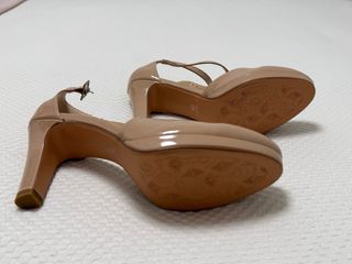 Zapatos de tacón nude