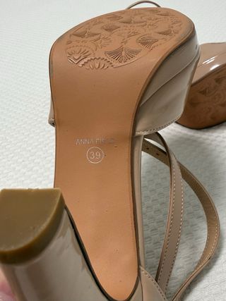 Zapatos de tacón nude