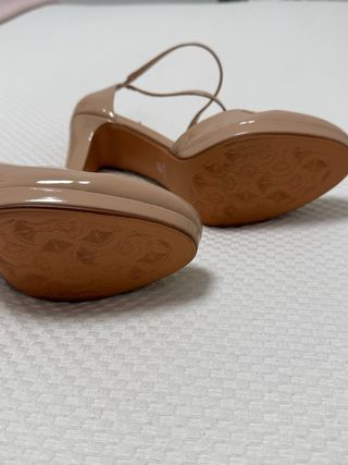 Zapatos de tacón nude