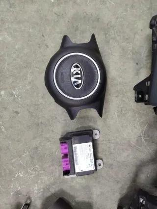 Salpicadero y kit de airbag Kia Carens 4 de 2016
