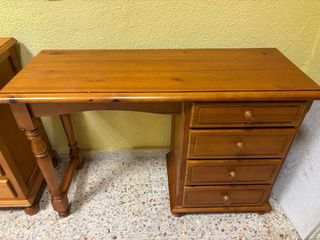 Mesa estudio y estantería pino