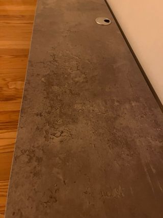 Mueble TV pared gris madera