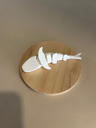 Tiburón articulado blanco