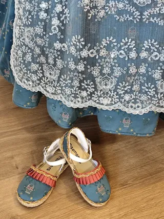 NUEVO Traje fallera siglo XVIII nuevo 5-6 años