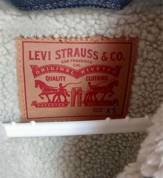 Cazadora Levi's borrego Talla XS