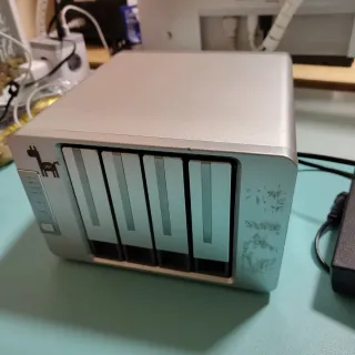 Terramaster NAS F4-210 Plata