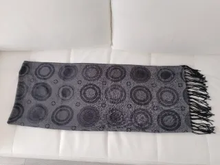 BUFANDA PAÑUELO FULAR MUJER TONOS GRISES Y NEGRO