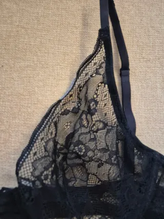 Sujetador encaje negro 95C