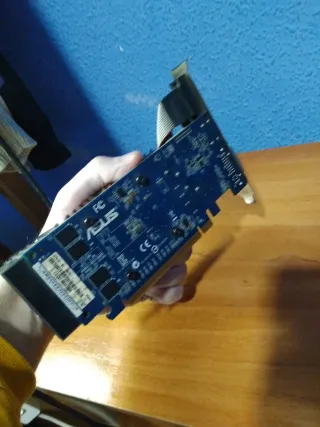 Tarjeta Gráfica Nvidia 2GB HDMI PCI Express