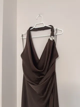 Vestido midi Zara satinado aplique dorado