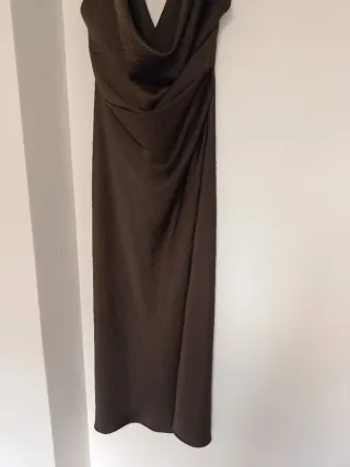 Vestido midi Zara satinado aplique dorado