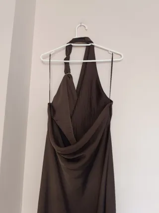 Vestido midi Zara satinado aplique dorado