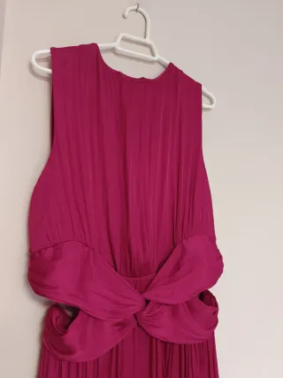 Vestido Zara satinado cut out rosa