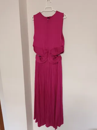 Vestido Zara satinado cut out rosa
