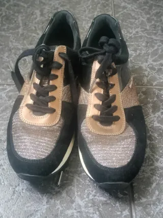 Zapatillas Michael Kors Talla 42 Negro y Dorado