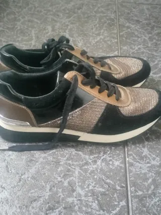 Zapatillas Michael Kors Talla 42 Negro y Dorado