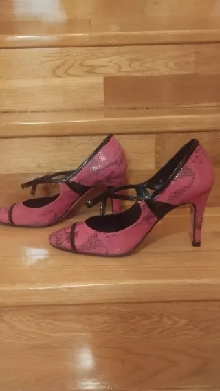 Zapatos tacón piel rosa y negro RAMÓN TENZA