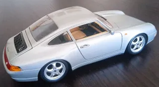 Porsche 911 Carrera 1/18 (1993)