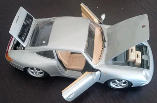 Porsche 911 Carrera 1/18 (1993)