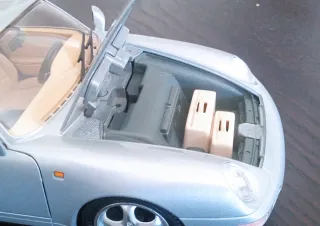 Porsche 911 Carrera 1/18 (1993)