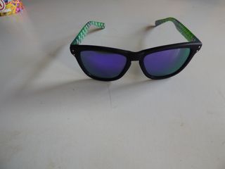 Occhiali da sole per bambini nuovi