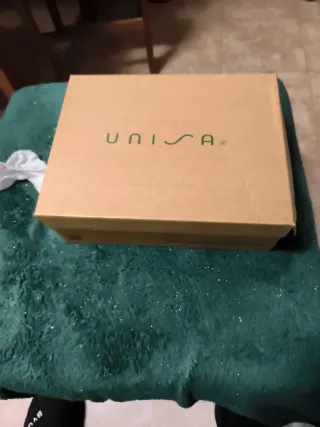 Zapatos de novia UNISA blanco roto