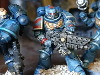 5 Marines Warhammer pintados