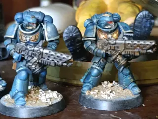 5 Marines Warhammer pintados