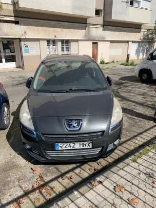 Peugeot 5008 2013