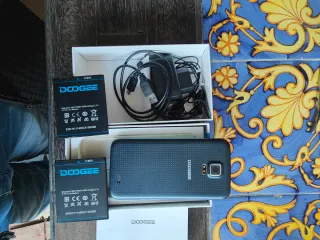 Doogee Voyager 2 DG310 Dual SIM grigio 3 batterie.