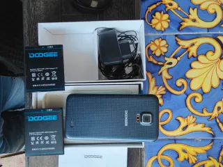 Doogee Voyager 2 DG310 Dual SIM grigio 3 batterie.