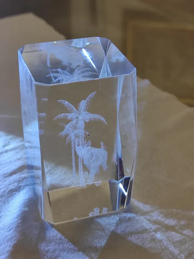 Pisapapeles Cristal 3D Elefante con Palmera