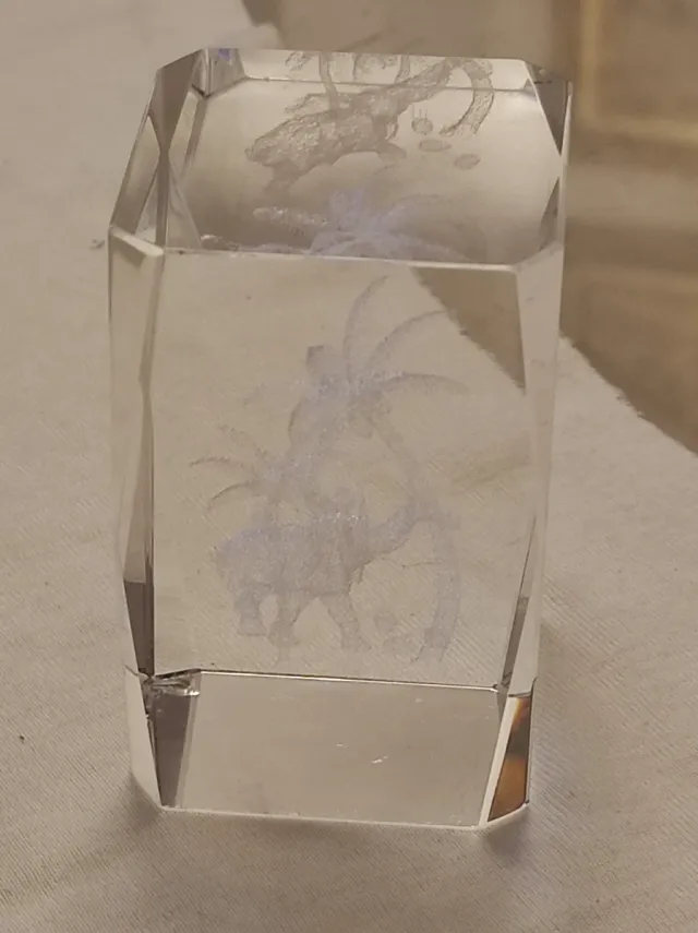 Pisapapeles Cristal 3D Elefante con Palmera