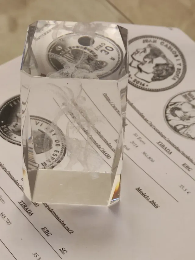 Pisapapeles Cristal 3D Elefante con Palmera