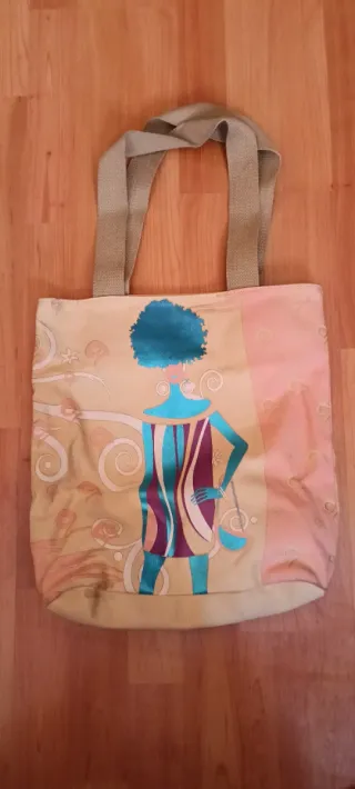 Bolso de tela con diseño de mujer