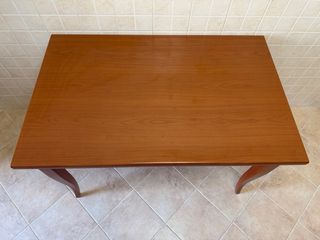 Tavolo da pranzo in legno con 4 sedie