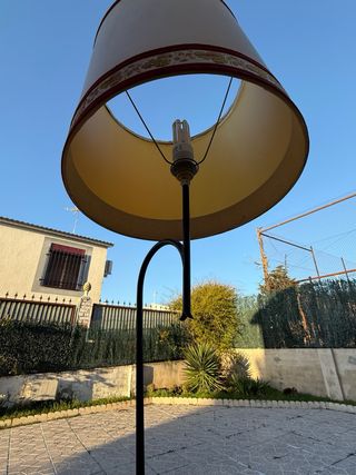 Lámpara de pie teléfono antigua