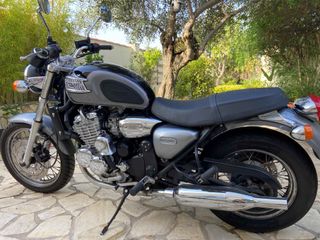 TRIUMPH THUNDERBIRD 900