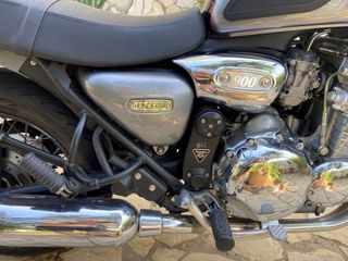 TRIUMPH THUNDERBIRD 900