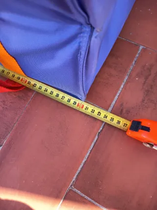 Nevera portátil azul y naranja