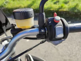 BMW R1200R acepto coche