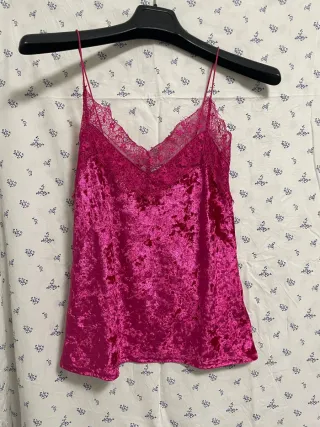 Vestido blanco con volantes y lazada