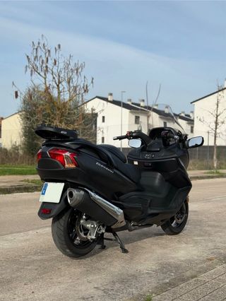 SUZUKI BURGMAN 650 Executive 27.000km