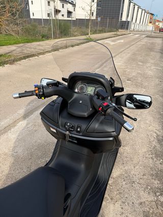 SUZUKI BURGMAN 650 Executive 27.000km