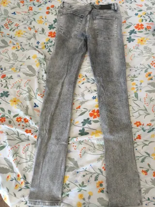 Pantalones vaqueros grises para hombre