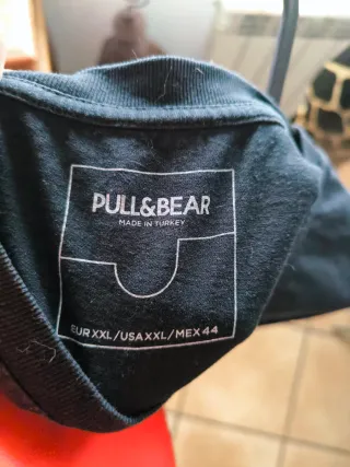 Camiseta Pull and Bear Negra XXL