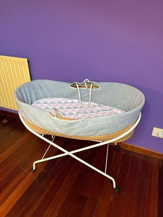 Capazo bebé con ruedas + colchón PEKITAS