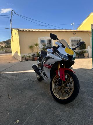 Yamaha YZF R125 Deportiva