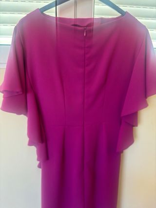 Vestido de fiesta de la marca Coosy color buganvil