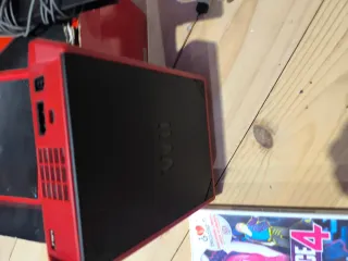 Consola Nintendo Wii Roja +  2 Juegos+ 4 mandos